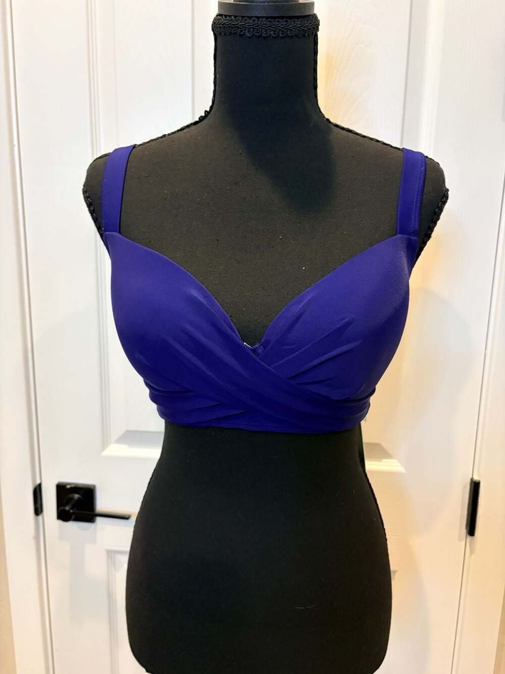 Aqua Eve Bikini Top Size M Blue Twist Front Push Up (136) TOP ONLY
